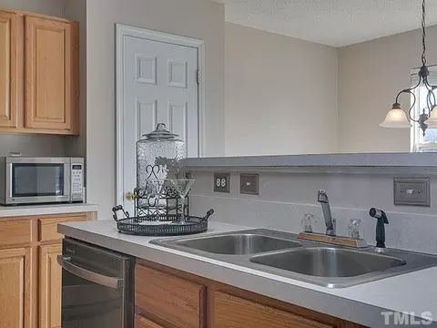 7 Kimbrough Ct, Durham, NC 27703 photo 10