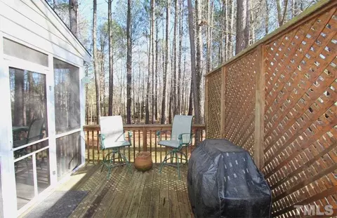105 Maple Crest Ct, Apex, NC 27502 photo 12