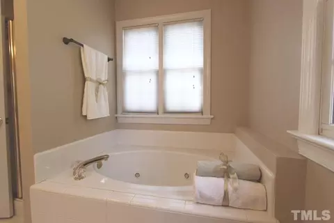 105 Maple Crest Ct, Apex, NC 27502 photo 17