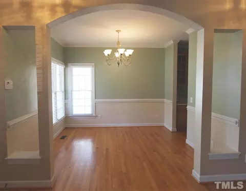 105 Maple Crest Ct, Apex, NC 27502 photo 4