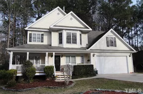 105 Maple Crest Ct, Apex, NC 27502 photo 1