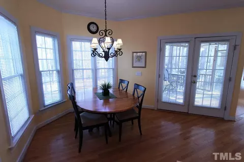 105 Maple Crest Ct, Apex, NC 27502 photo 8