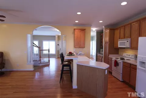 105 Maple Crest Ct, Apex, NC 27502 photo 7