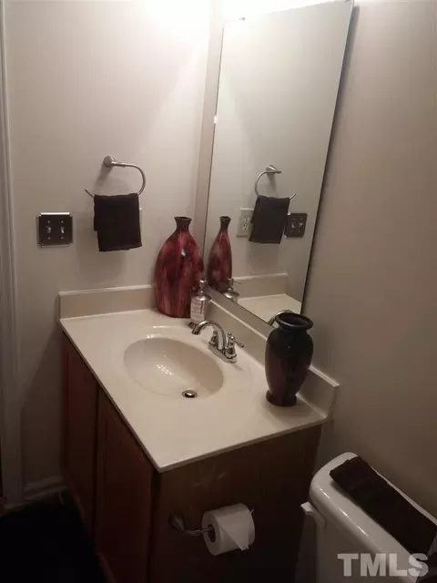 2 Fircrest Ct, Durham, NC 27703 photo 7