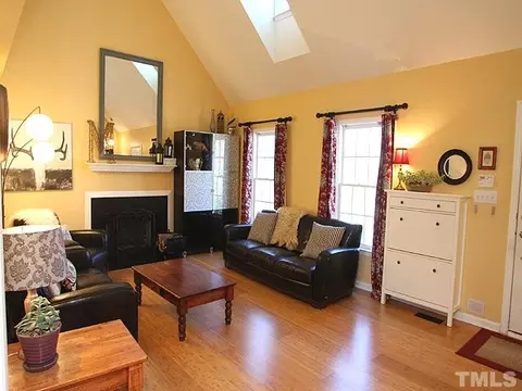 2 Bridgeport Dr, Durham, NC 27713 photo 2