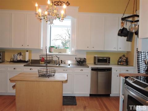 237 N Main St, Roxboro, NC 27573 photo 8