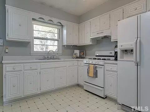 2732 Ellen St, Durham, NC 27705 photo 4