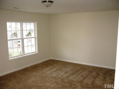 1735 Great Bend Dr, Durham, NC 27704 photo 4