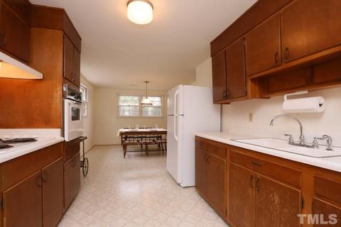 320 Compton Rd, Raleigh, NC 27609 photo 8