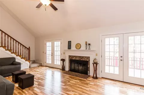 20 Thorne Ridge Dr, Durham, NC 27713 photo 2