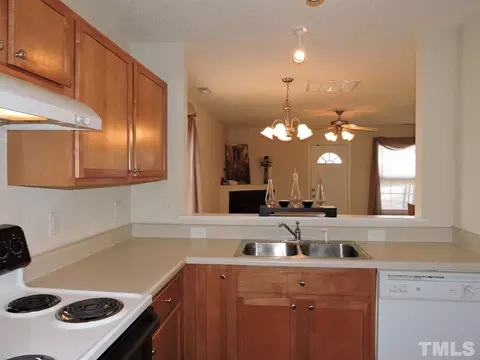2124 Stadium Dr, Durham, NC 27705 photo 9