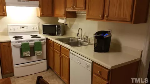 202 Spring St, Durham, NC 27703 photo 4