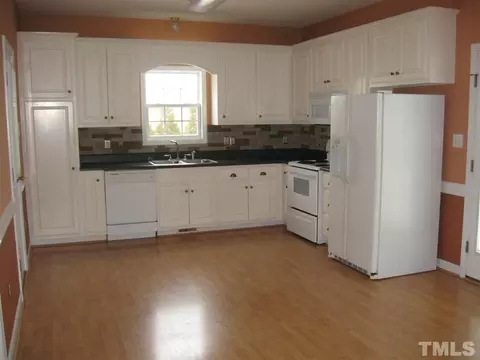 101 Sycamore Ct, Benson, NC 27504 photo 9
