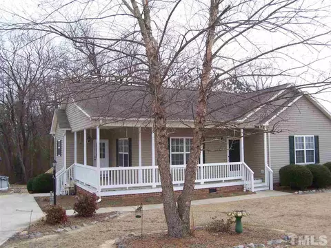 101 Sycamore Ct, Benson, NC 27504 photo 2