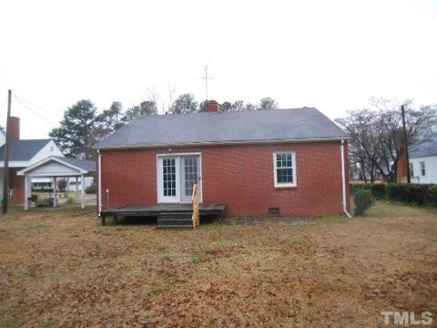 201 Catherine St, Benson, NC 27504 photo 2