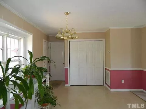 138 Lansing Dr, Benson, NC 27504 photo 4