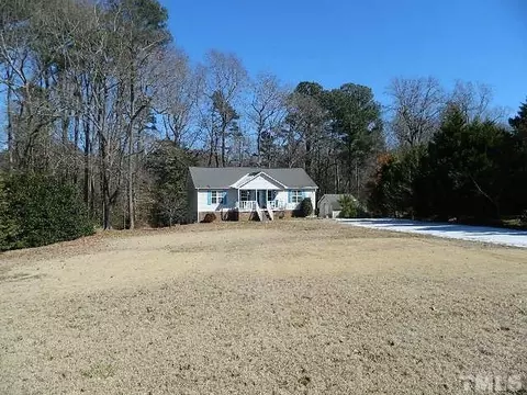 138 Lansing Dr, Benson, NC 27504 photo 2