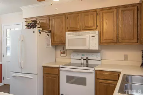 111 Fairburn Ct, Wake Forest, NC 27587 photo 9