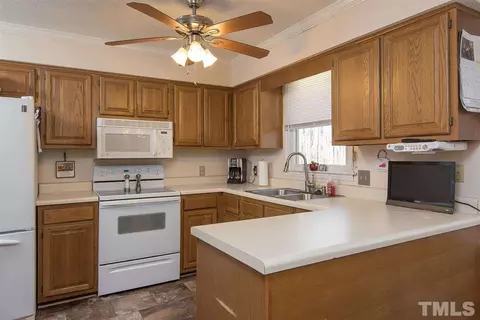 111 Fairburn Ct, Wake Forest, NC 27587 photo 7