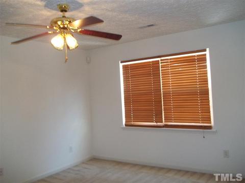 1712 Shiva Ct, Durham, NC 27703 photo 9