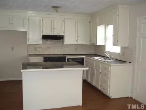 104 Westfield Dr, Dunn, NC 28334 photo 2