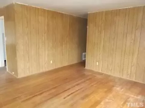 1128 Delano St, Durham, NC 27703 photo 3