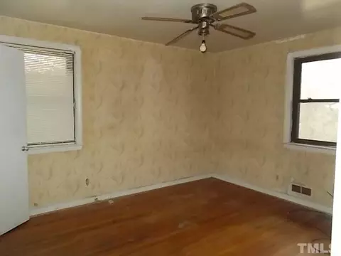 1128 Delano St, Durham, NC 27703 photo 5