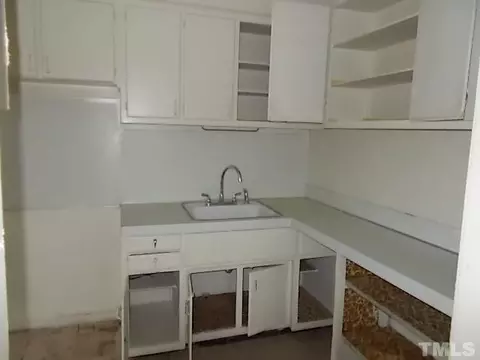 1128 Delano St, Durham, NC 27703 photo 4