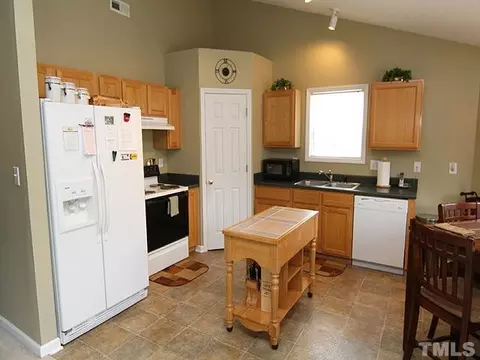 4322 Armitage Dr SE, Durham, NC 27703 photo 5