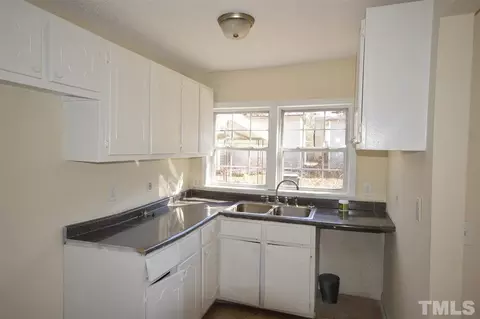 907 Carter Ave, Durham, NC 27703 photo 6