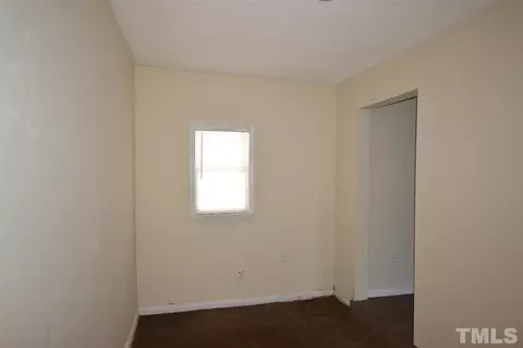 907 Carter Ave, Durham, NC 27703 photo 5