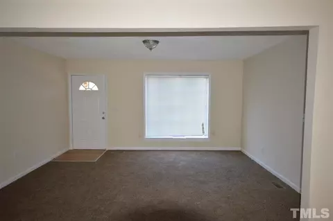 907 Carter Ave, Durham, NC 27703 photo 2