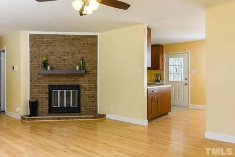 513 Chivalry Dr, Durham, NC 27703 photo 3