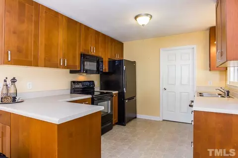 513 Chivalry Dr, Durham, NC 27703 photo 5