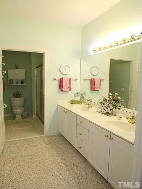807 Coalburn Pl, Cary, NC 27511 photo 7
