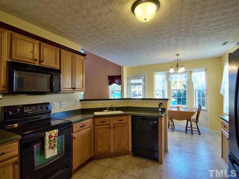 1027 Statler Dr, Durham, NC 27703 photo 5