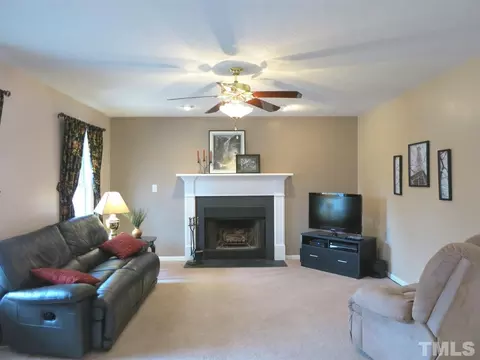 554 Margaret Pl, Garner, NC 27529 photo 4