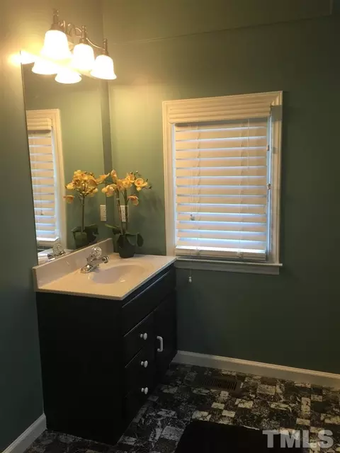 111 E Jackson St, Coats, NC 27521 photo 7
