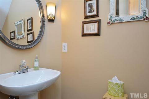 103 Frontier Ct, Cary, NC 27513 photo 4