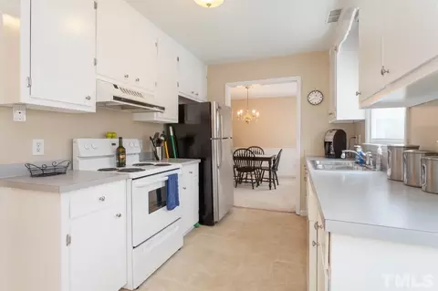 5009 Long Leaf Dr, Durham, NC 27712 photo 11