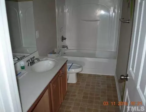 621 Ashburn Ln, Durham, NC 27703 photo 8