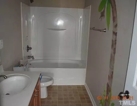 621 Ashburn Ln, Durham, NC 27703 photo 10