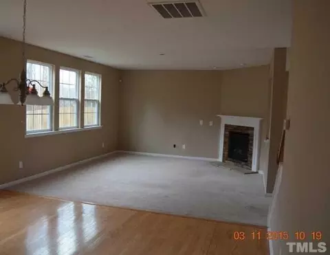 621 Ashburn Ln, Durham, NC 27703 photo 2