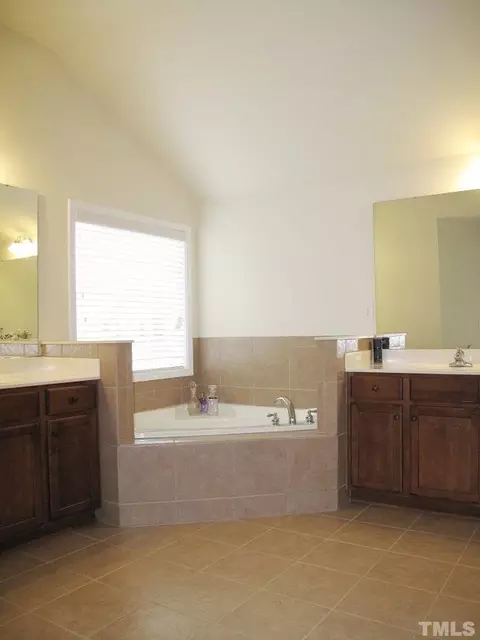 136 Windrush Ln, Durham, NC 27703 photo 13