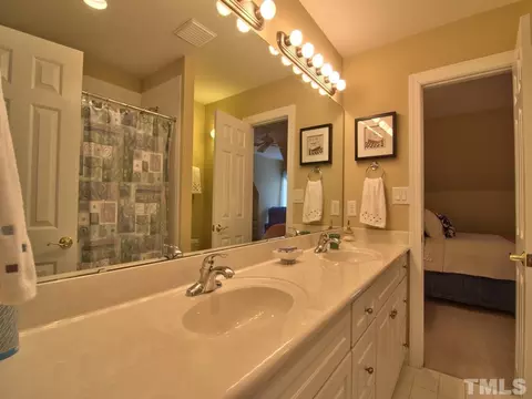 2104 Greenwich Pl, Durham, NC 27705 photo 17
