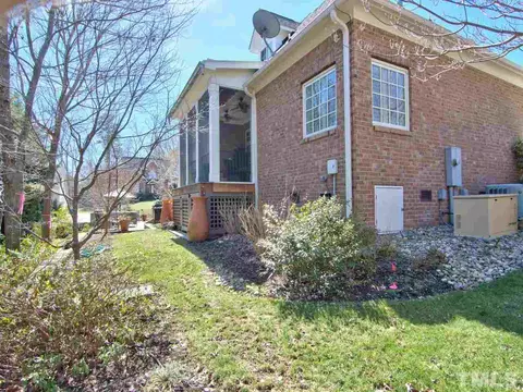 2104 Greenwich Pl, Durham, NC 27705 photo 25