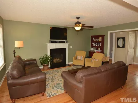 102 Nell Ct, Garner, NC 27529 photo 6