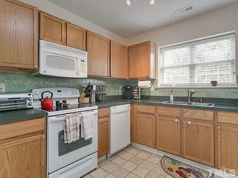5003 Silhouette Dr, Durham, NC 27713 photo 9