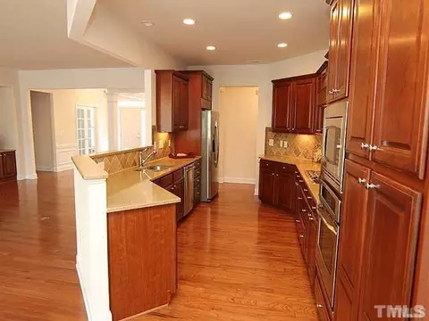 622 Aylestone Dr, Cary, NC 27519 photo 4
