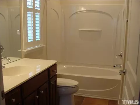 622 Aylestone Dr, Cary, NC 27519 photo 6